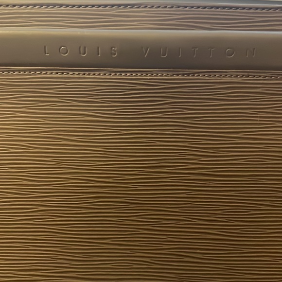 Toque, Authentic Louis Vuitton EPI St Tropez Pristine EUC - Picture 3 of 4